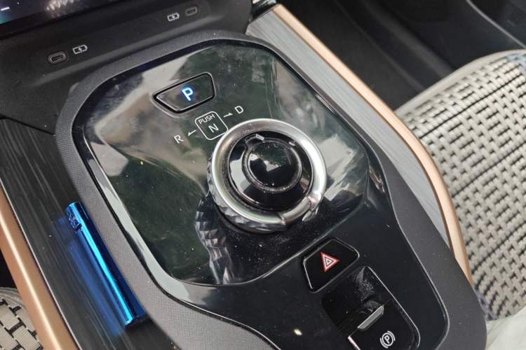 Used Toyota bZ3 2024 517 km Elite PRO Gear Lever