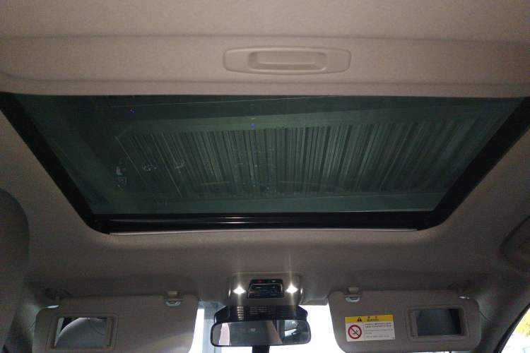 Used Toyota bZ3 2024 517 km Elite PRO Headliner