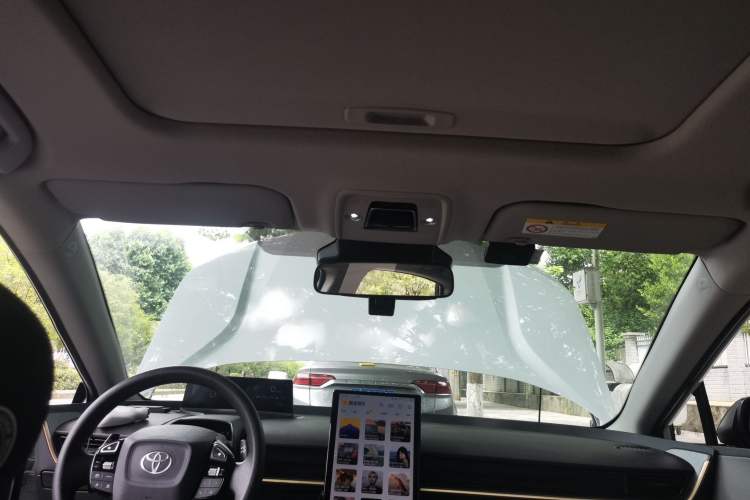 Used Toyota bZ3 2024 517 km Elite PRO Headliner