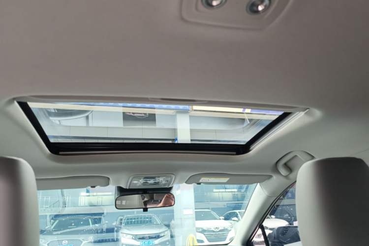 Used Toyota bZ3 2024 517 km Elite PRO Headliner