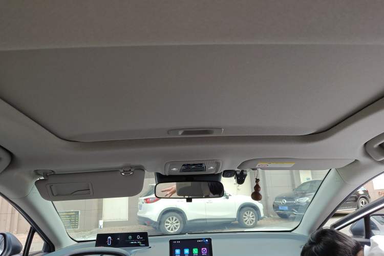 Used Toyota bZ3 2024 517 km Elite PRO Headliner