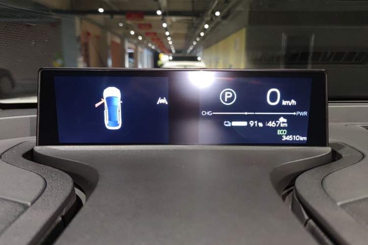 Used Toyota bZ3 2024 517 km Elite PRO Instrument Cluster
