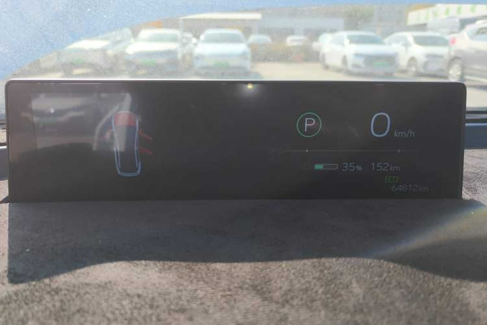 Used Toyota bZ3 2024 517 km Elite PRO Instrument Cluster