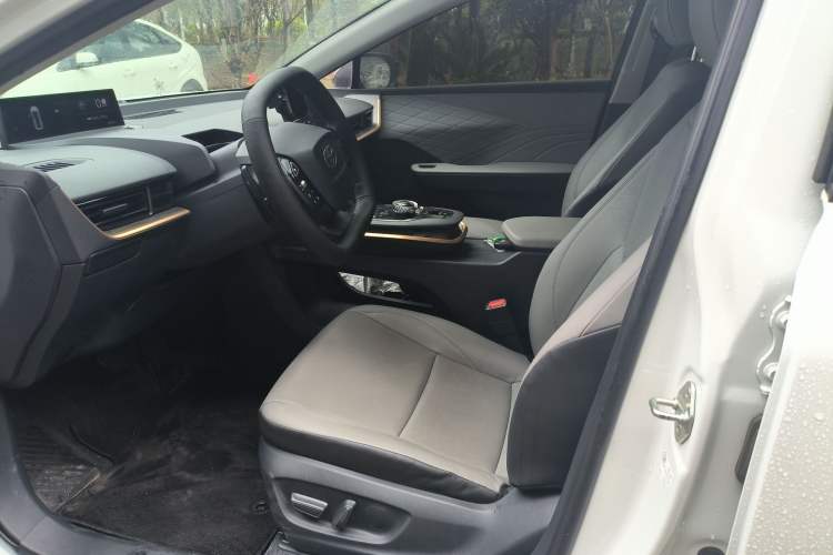 Used Toyota bZ3 2024 517 km Elite PRO Interior 9