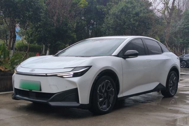 Used Toyota bZ3 2024 517 km Elite PRO