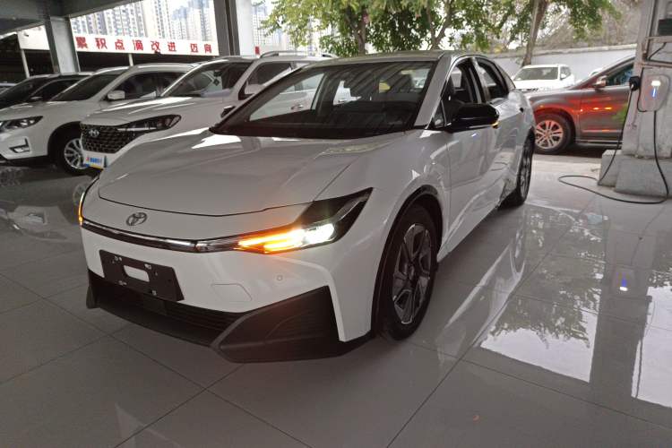 Used Toyota bZ3 2024 517 km Elite PRO Left Front Headlight