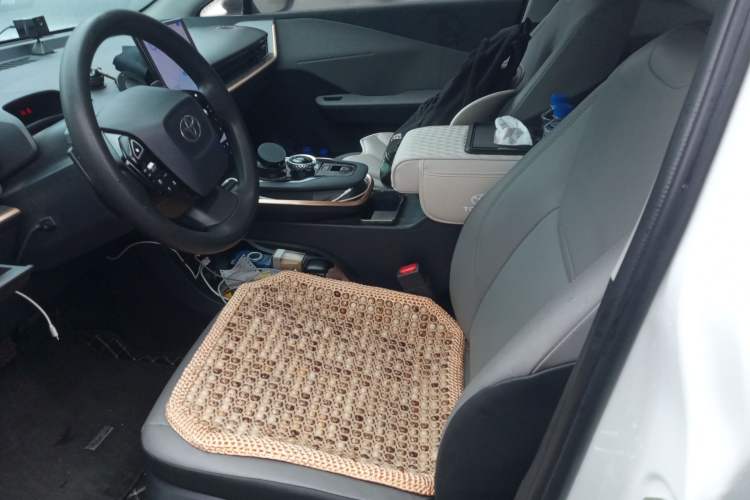 Used Toyota bZ3 2024 517 km Elite PRO Left Front Seat