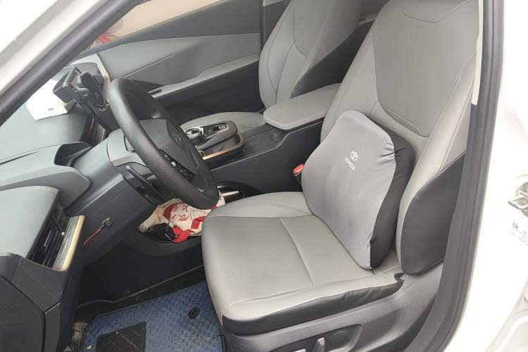 Used Toyota bZ3 2024 517 km Elite PRO Left Front Seat