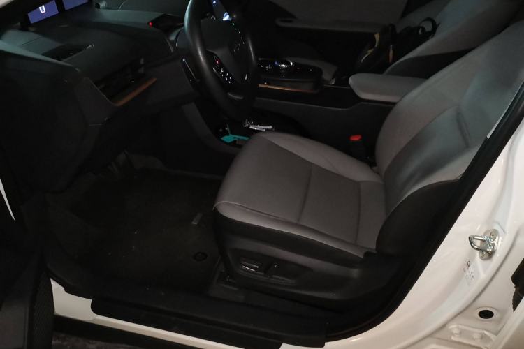 Used Toyota bZ3 2024 517 km Elite PRO Left Front Seat