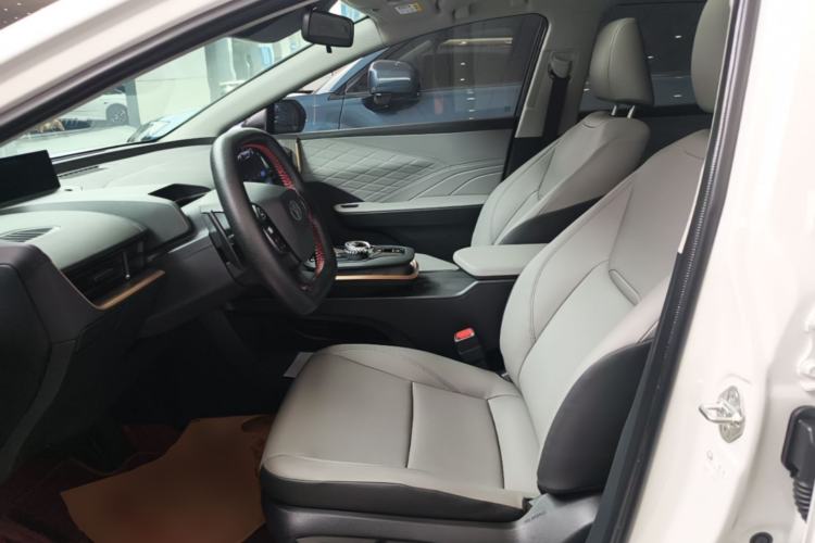 Used Toyota bZ3 2024 517 km Elite PRO Left Front Seat