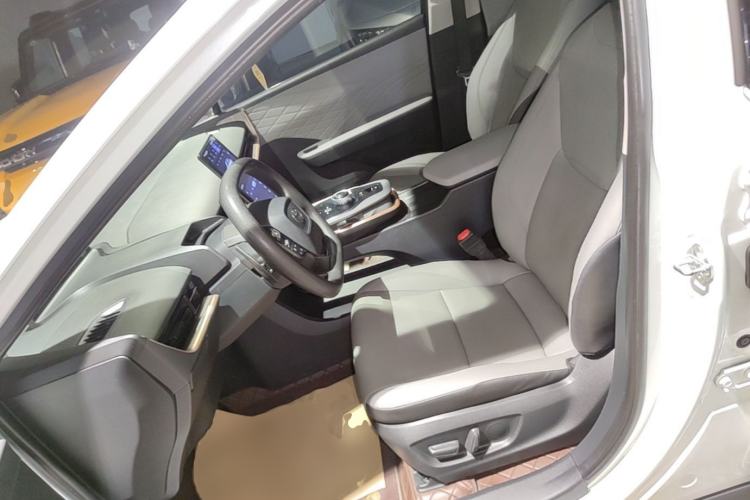 Used Toyota bZ3 2024 517 km Elite PRO Left Front Seat