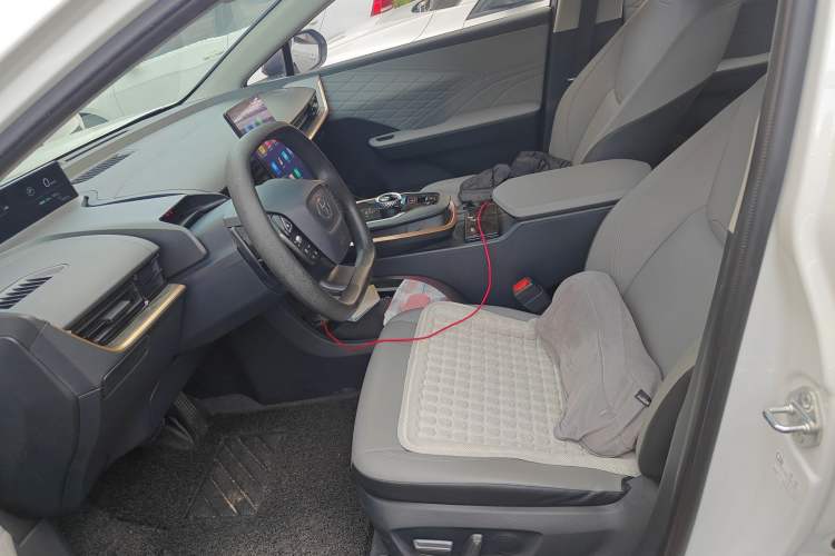 Used Toyota bZ3 2024 517 km Elite PRO Left Front Seat