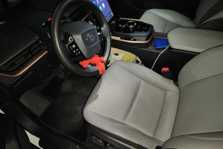 Used Toyota bZ3 2024 517 km Elite PRO Left Front Seat