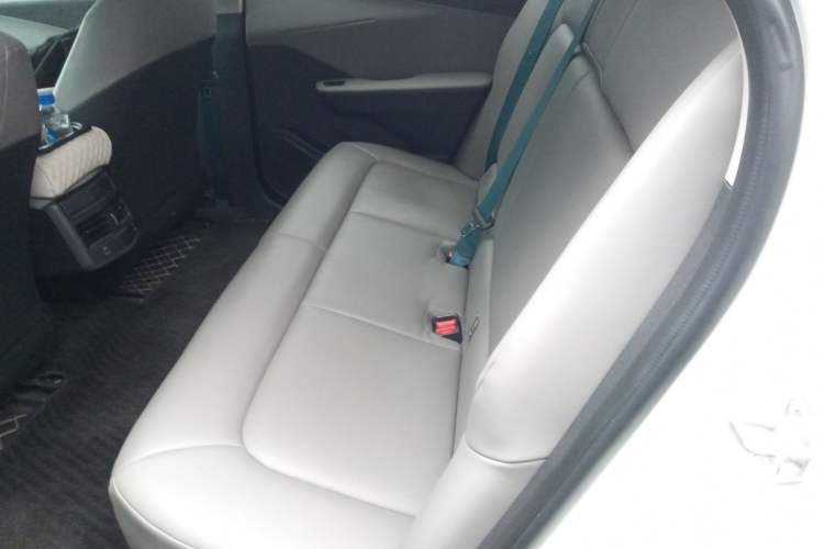 Used Toyota bZ3 2024 517 km Elite PRO Left Rear Seat