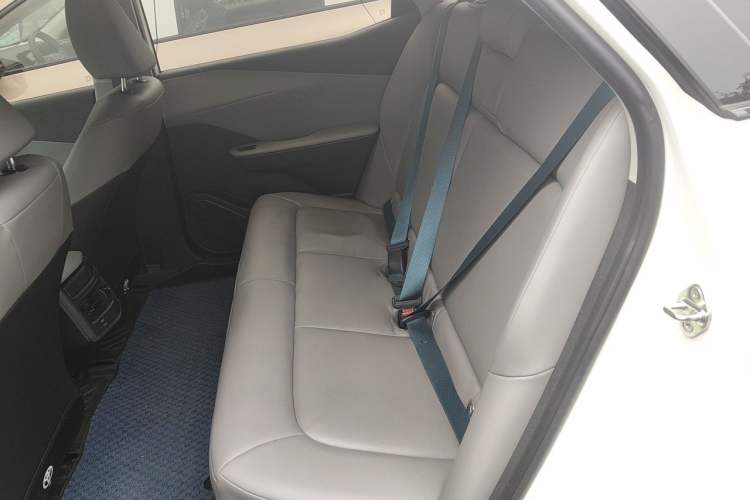 Used Toyota bZ3 2024 517 km Elite PRO Left Rear Seat