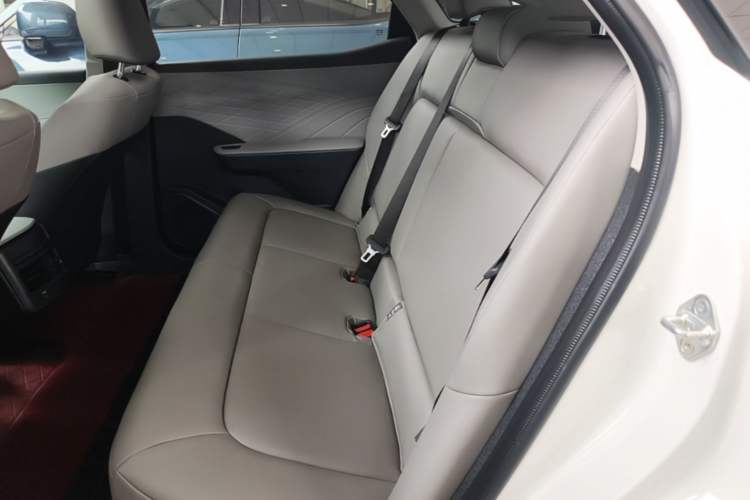 Used Toyota bZ3 2024 517 km Elite PRO Left Rear Seat
