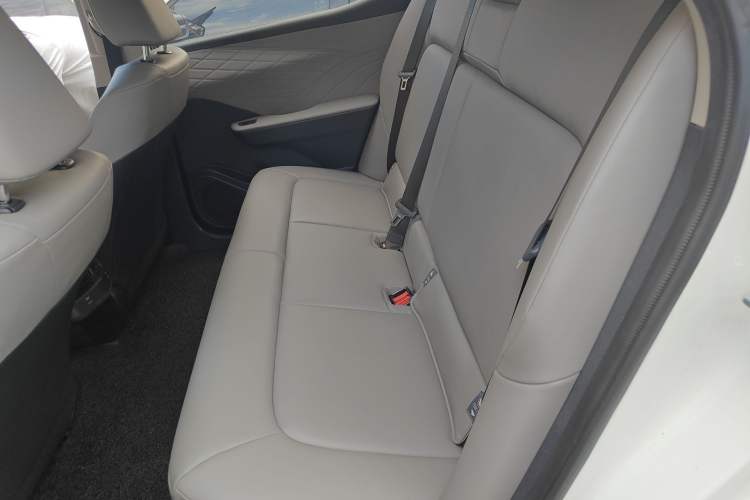 Used Toyota bZ3 2024 517 km Elite PRO Left Rear Seat