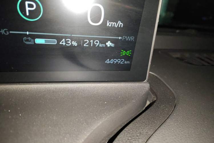 Used Toyota bZ3 2024 517 km Elite PRO Odometer Close Up