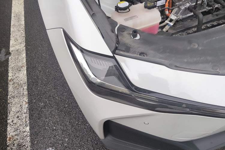 Used Toyota bZ3 2024 517 km Elite PRO Right Front Headlight