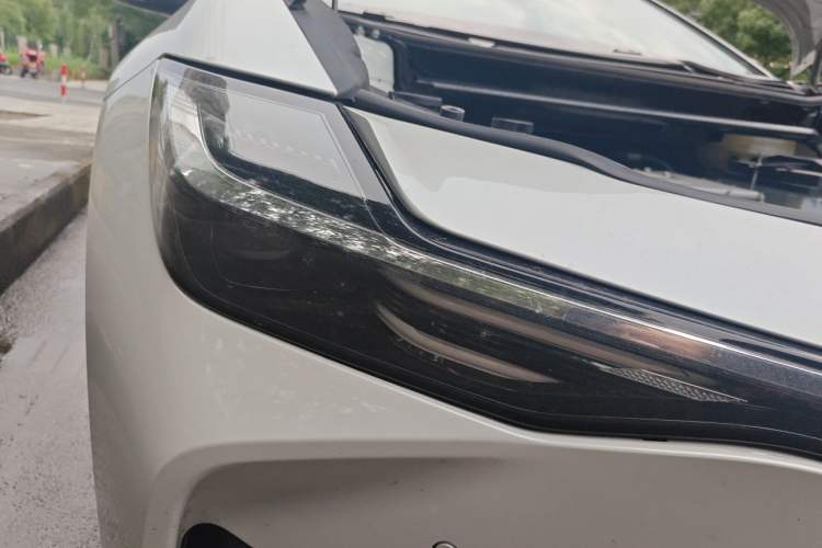 Used Toyota bZ3 2024 517 km Elite PRO Right Front Headlight