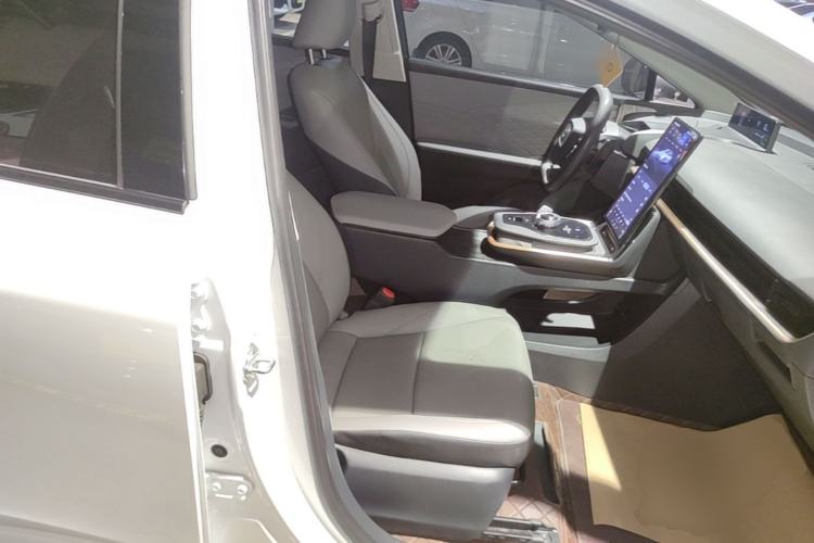 Used Toyota bZ3 2024 517 km Elite PRO Right Front Seat