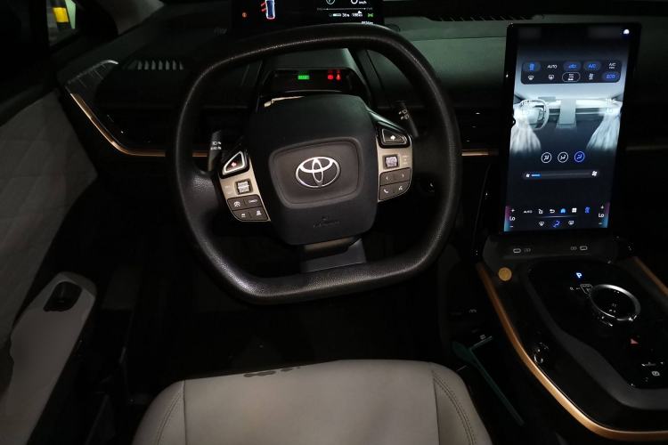 Used Toyota bZ3 2024 517 km Elite PRO Steering Wheel
