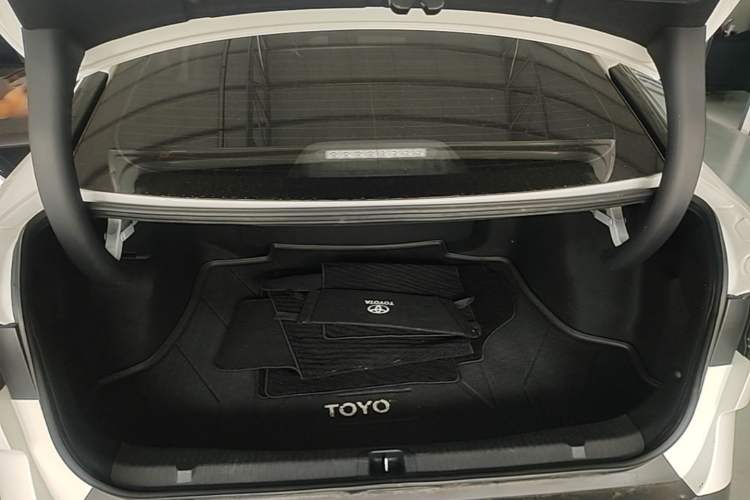 Used Toyota bZ3 2024 517 km Elite PRO Trunk
