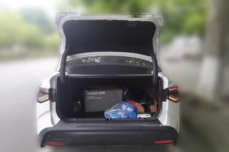 Used Toyota bZ3 2024 517 km Elite PRO Trunk