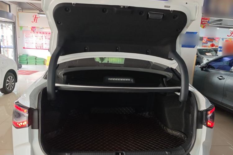 Used Toyota bZ3 2024 517 km Elite PRO Trunk