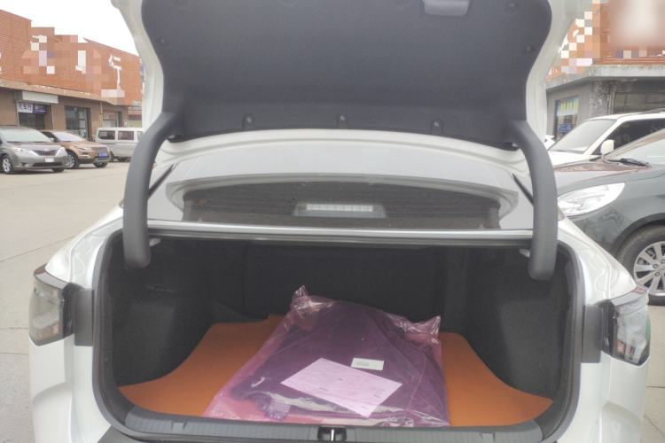 Used Toyota bZ3 2024 517 km Elite PRO Trunk