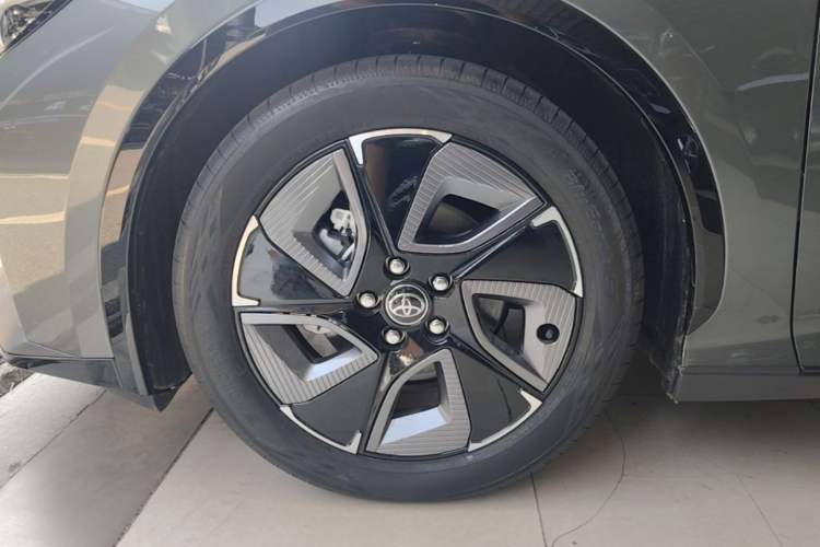 Used Toyota bZ3 2026 Model, Smart Home PRO Left Front Wheel Hub