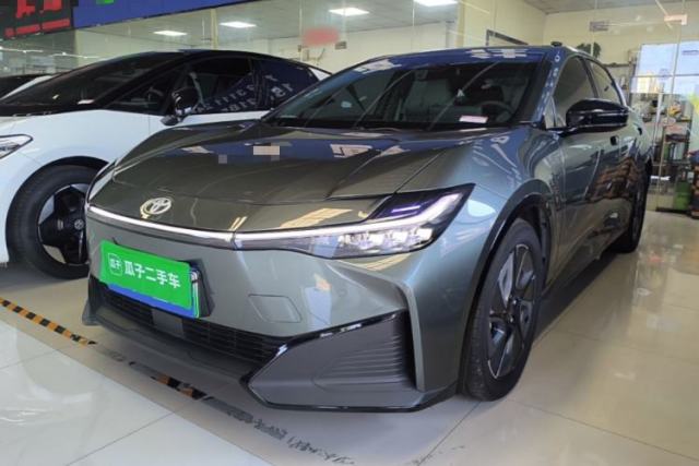 Ojetý Toyota bZ3 2026 Model, Smart Home PRO