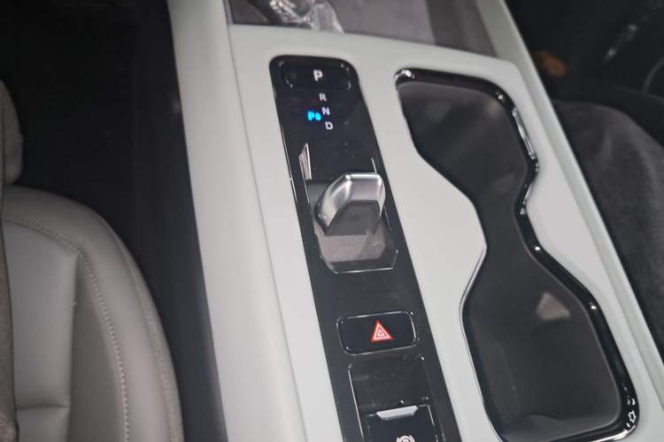 Used Toyota bZ3 2026 Model, Smart Home PRO Gear Lever