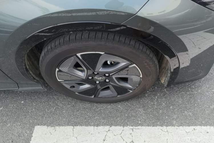 Used Toyota bZ3 2026 Model, Smart Home PRO Right Front Wheel Hub