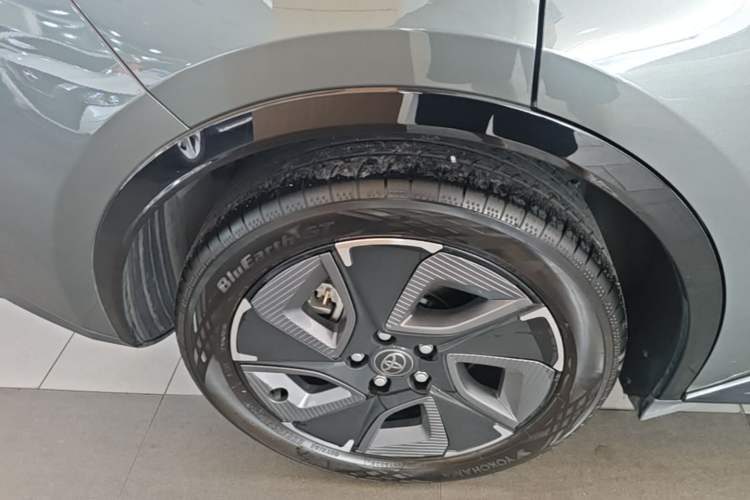 Used Toyota bZ3 2026 Model, Smart Home PRO Right Rear Wheel Hub
