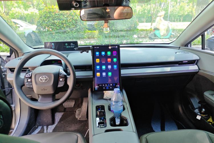 Used Toyota bZ3 2026 Model, Smart Home JOY Center Console