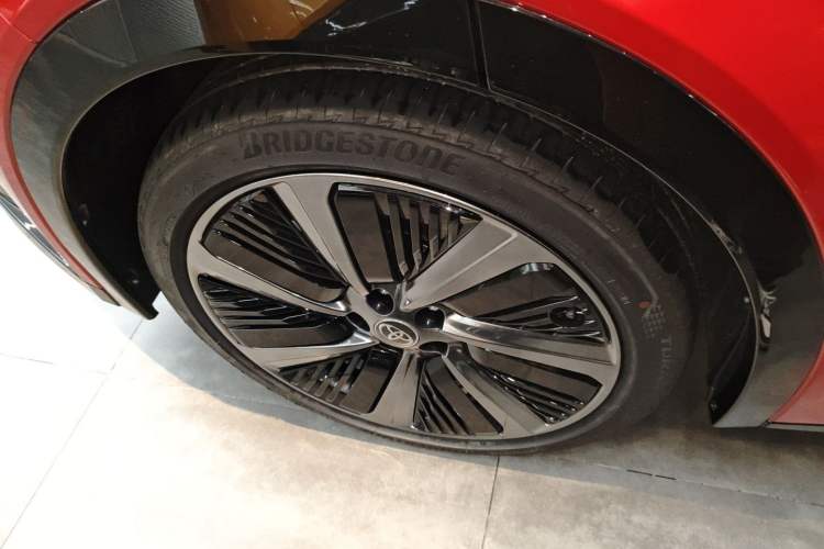 Used Toyota bZ5 2025 Model 550 PRO Smart Driving Edition Right Rear Wheel Hub