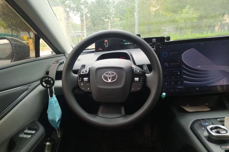 Used Toyota bZ5 2025 Model 550 JOY Steering Wheel