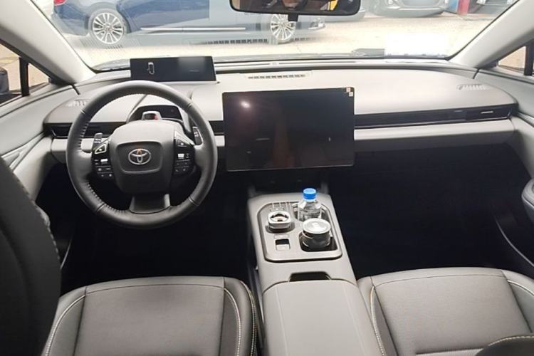 Used Toyota bZ5 2025 Model 550 PRO Smart Driving Edition Center Console
