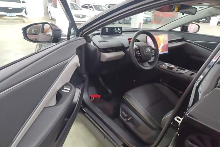 Used Toyota bZ5 2025 Model 550 PRO Driver Seat
