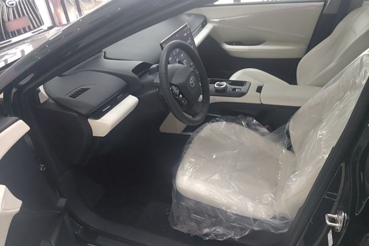 Used Toyota bZ5 2025 Model 550 PRO Smart Driving Edition Driver Seat