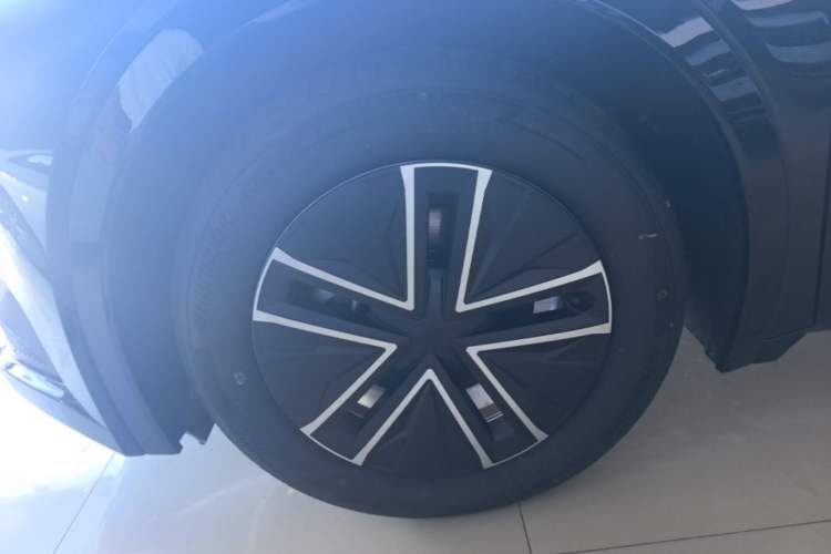 Used Toyota bZ5 2025 Model 550 JOY Exterior 4