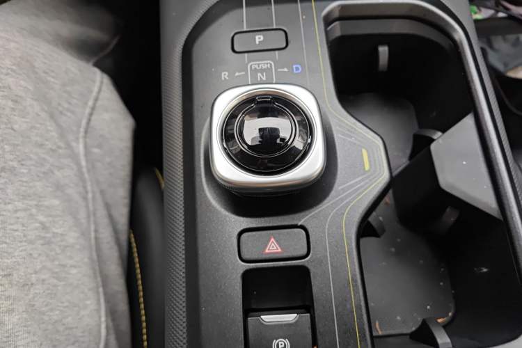Used Toyota bZ5 2025 Model 550 PRO Smart Driving Edition Gear Lever