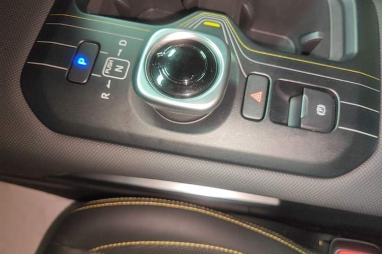 Used Toyota bZ5 2025 Model 550 PRO Smart Driving Edition Gear Lever
