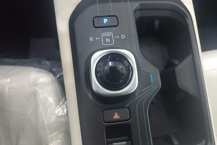 Used Toyota bZ5 2025 Model 550 PRO Smart Driving Edition Gear Lever