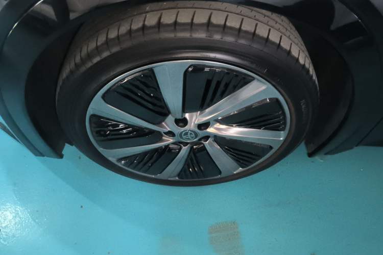 Used Toyota bZ5 2025 Model 550 PRO Left Front Wheel Hub