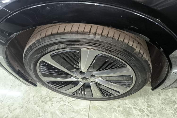 Used Toyota bZ5 2025 Model 550 PRO Left Front Wheel Hub