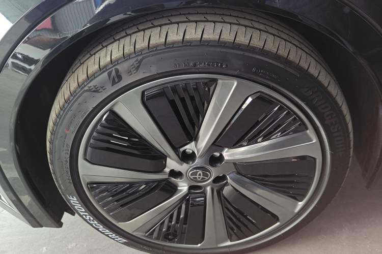 Used Toyota bZ5 2025 Model 550 PRO Smart Driving Edition Left Front Wheel Hub