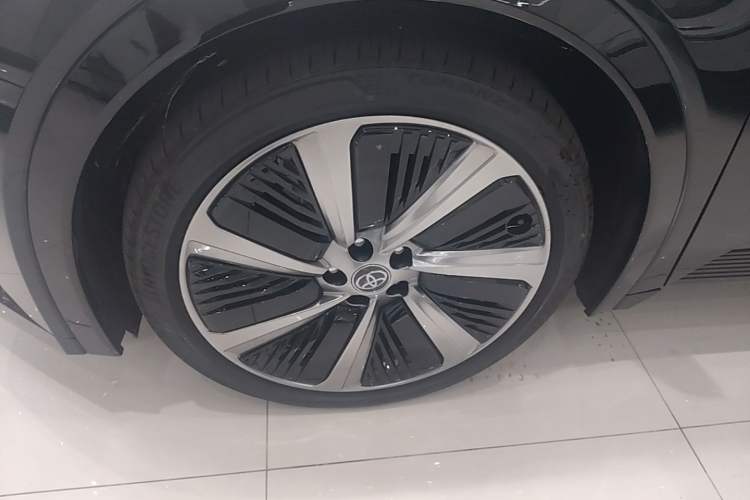 Used Toyota bZ5 2025 Model 550 PRO Smart Driving Edition Left Front Wheel Hub