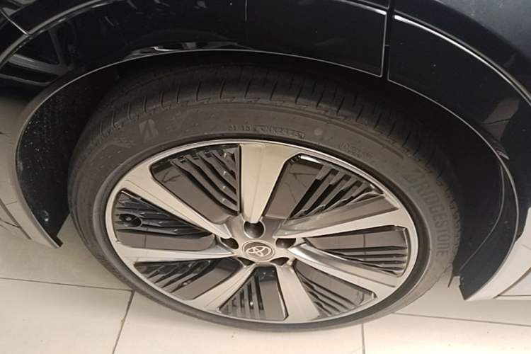 Used Toyota bZ5 2025 Model 550 PRO Smart Driving Edition Right Rear Wheel Hub